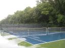 Quadra de tenis na chuva